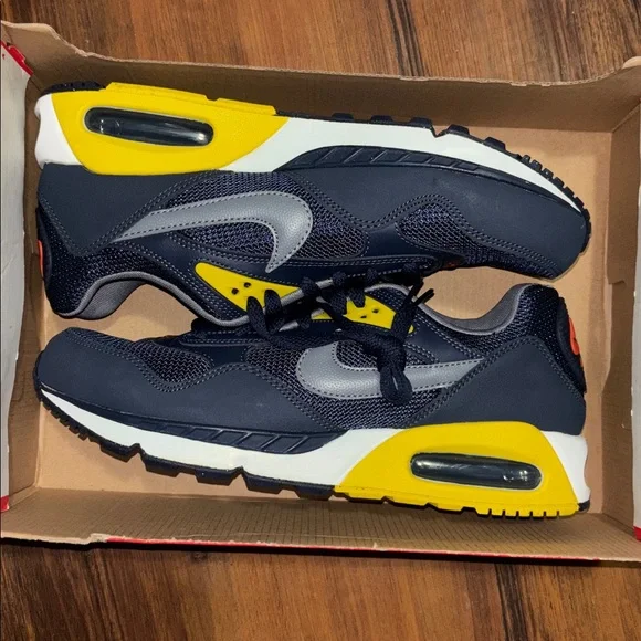 Nike Men's Dark Blue and Yellow Sneakers - Picture 5 of 6